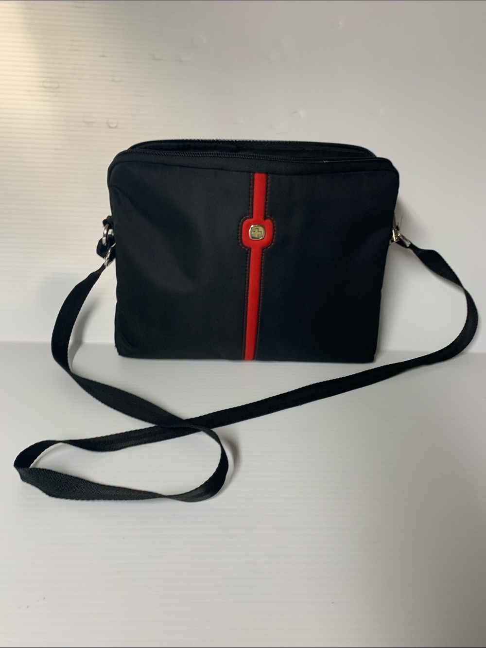 Swissgear Crossbody Bag Laptop Bag with Red Accent